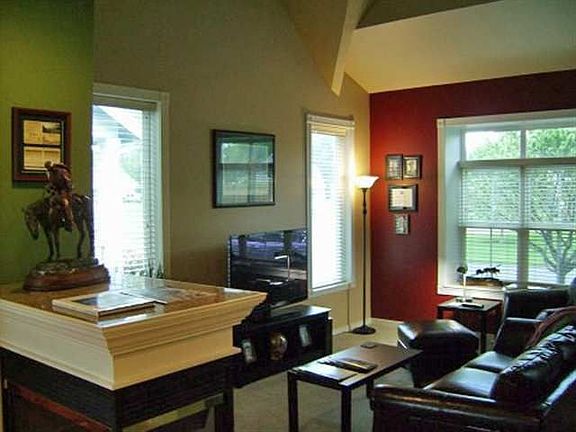 2nd image of 765 SE Creekside Dr