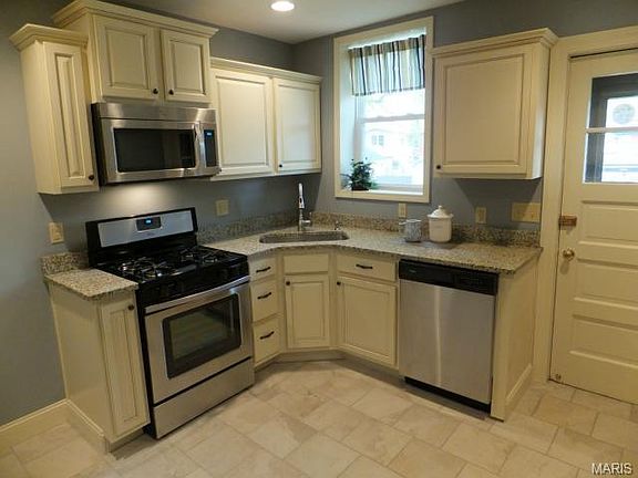 2nd image of 4951 Itaska St