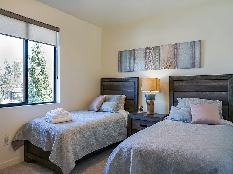3242 N Rosalia Rd — Photo 23