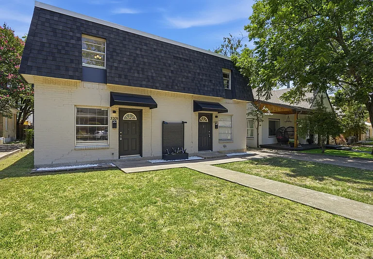 3209 Rogers Ave — Photo 3