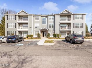 358 Saint Andrews Pl, Englishtown, NJ 07726