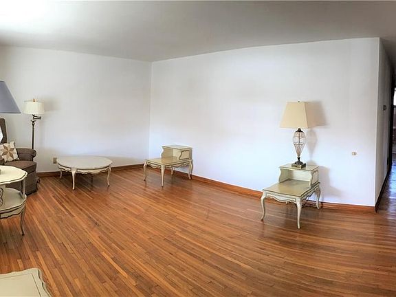 5th image of 178 Lydia Ln