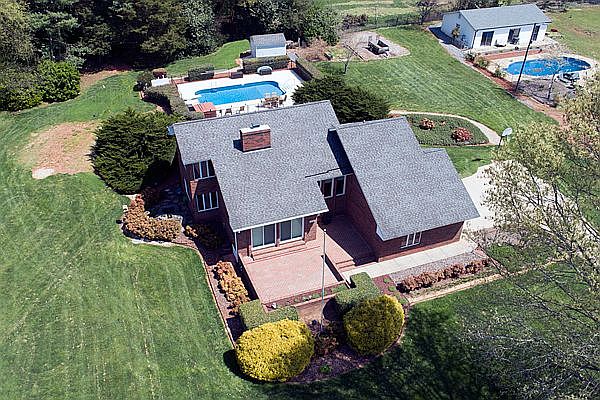 1st image of 355 Ponderosa Cir