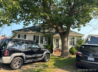 811 E State St, East Tawas, MI 48730