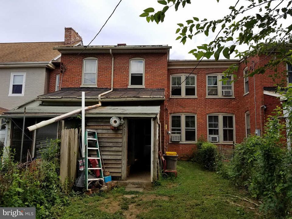 2nd image of 14 W Salisbury St