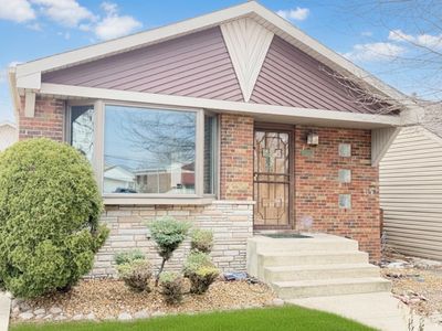 8169 S Tripp Ave, Chicago, IL, 60652