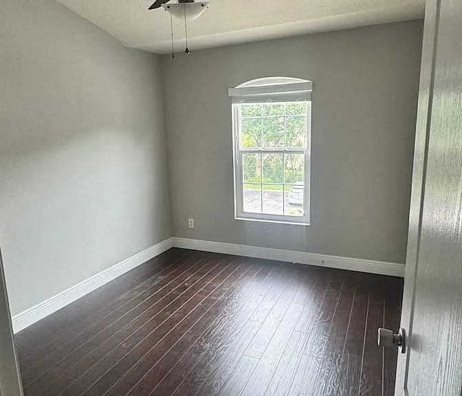 11238 Cedar Hollow Ln — Photo 3