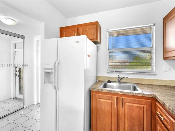 2720 N Pine Island Rd APT 306, Fort Lauderdale, FL 33322