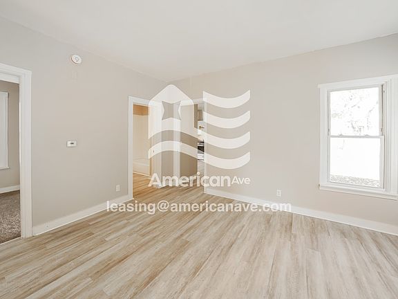1453388_005_wm_-_living_room_13349184.jpg