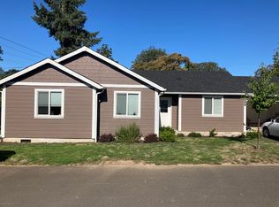 25159 E Hunter Rd, Veneta, OR 97487