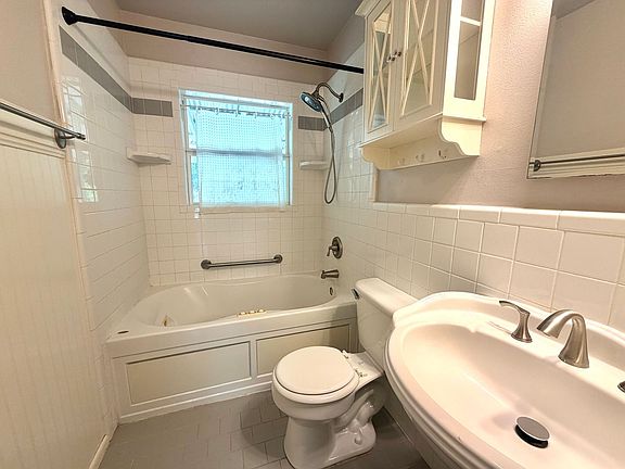 5th image of 414 Olney Dr
