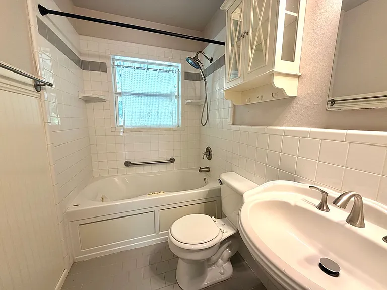 414 Olney Dr — Photo 5