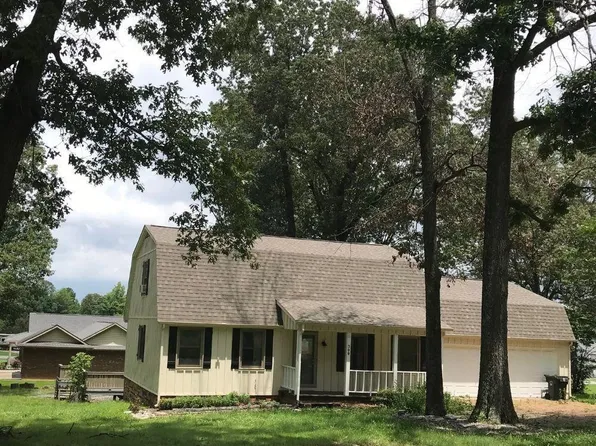 300 Princess Jennifer Dr, Calvert City, KY 42029