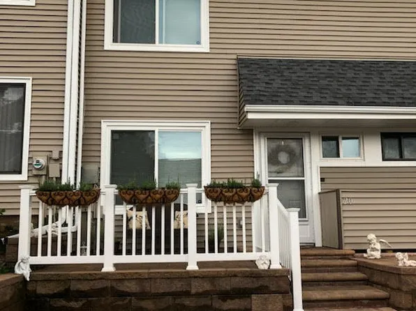 20 Redwood Loop, Staten Island, NY 10309