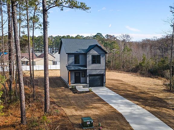 3rd image of 107 Maple Court
