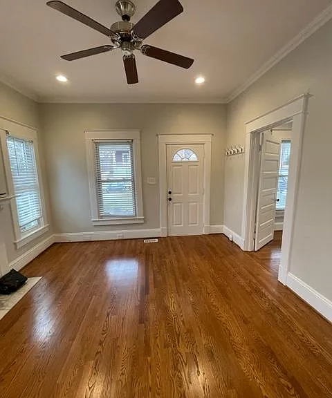 907 Englewood St — Photo 3