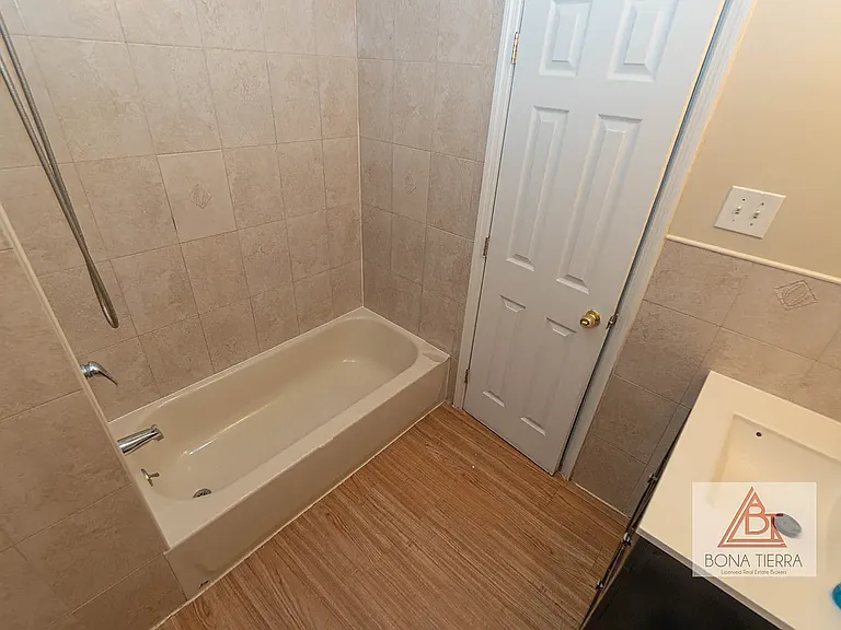 33-18 100th St #2 — Photo 8