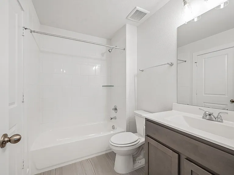 832 Sarasota Shore Dr — Photo 38
