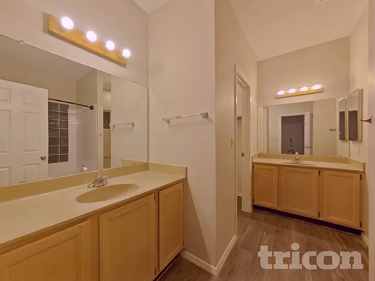 1313 N Avoca — Photo 11