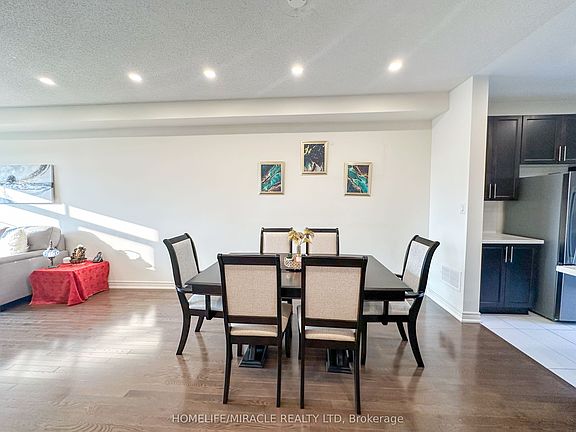 3rd image of 58 Fruitvale Cir