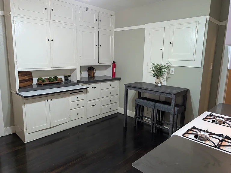 695 S 3rd St #4 — Photo 5