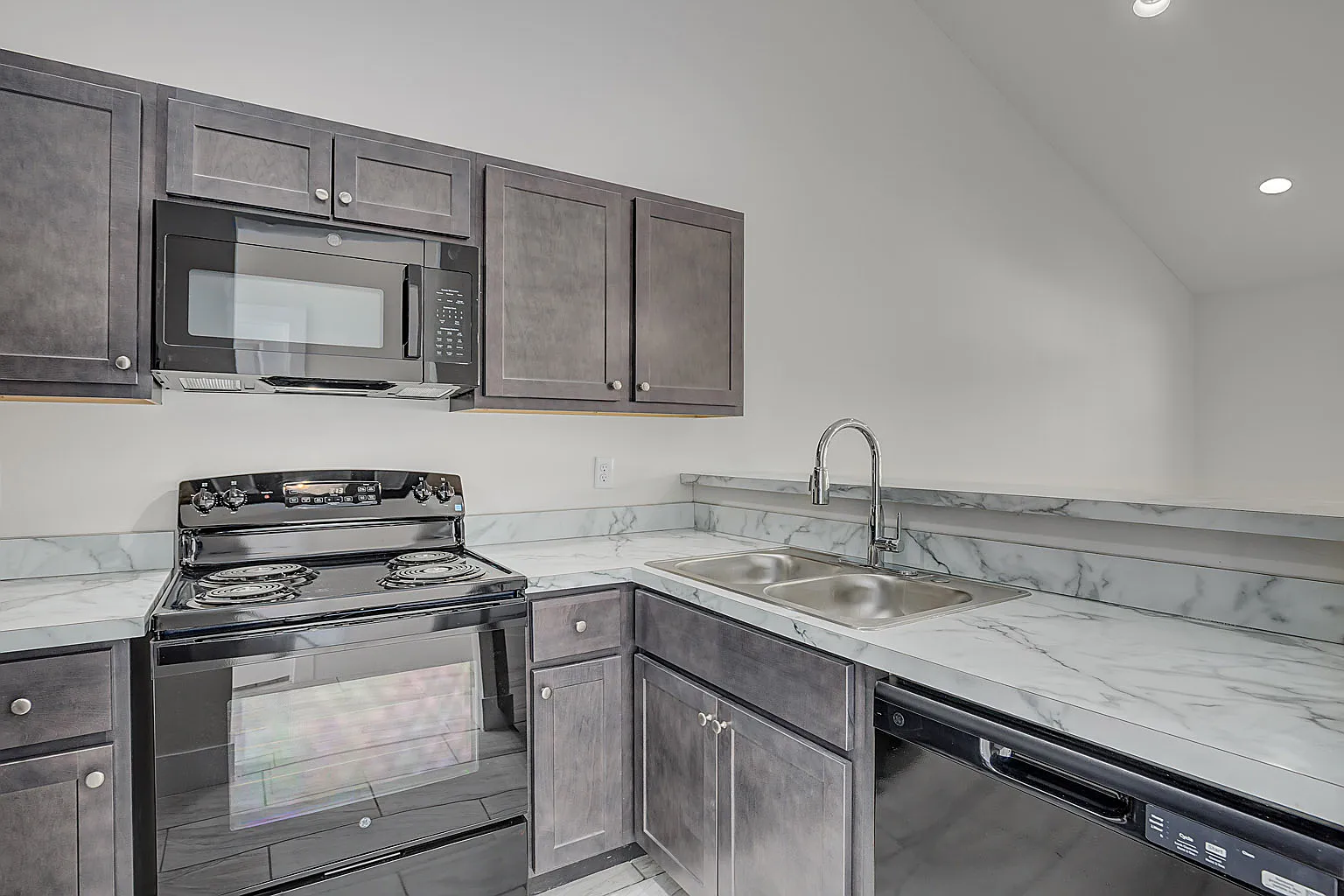 1 bed, 750 sqft, $1,195 — Photo 4