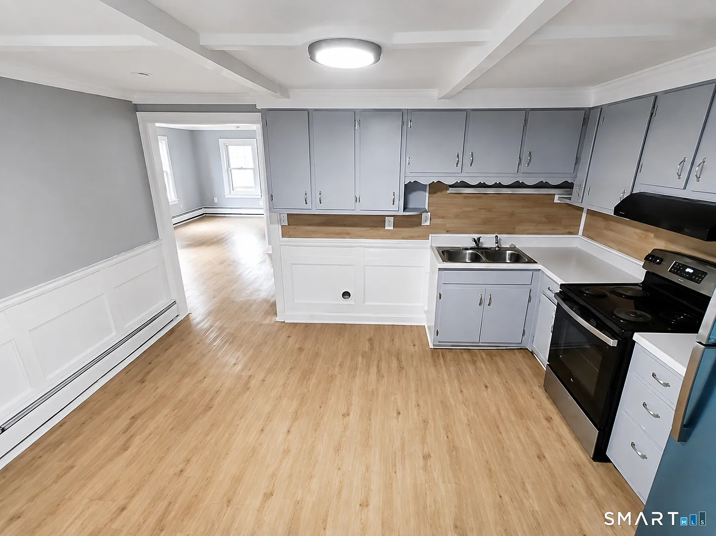 3 bed, 1.0 bath, 900 sqft, $1,495 — Photo 2