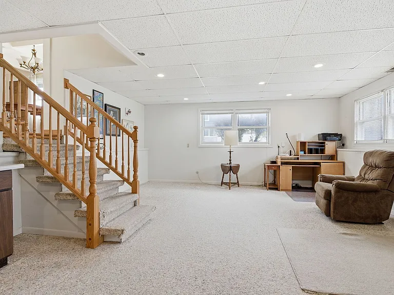155 E Madison St — Photo 27