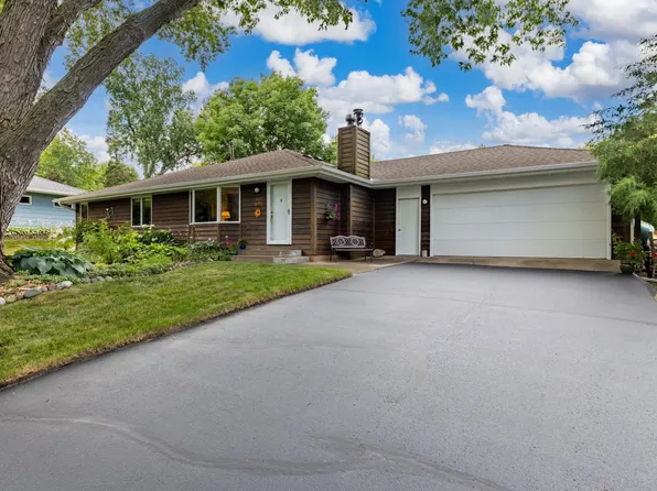 5356 Holiday Rd, Minnetonka, MN 55345