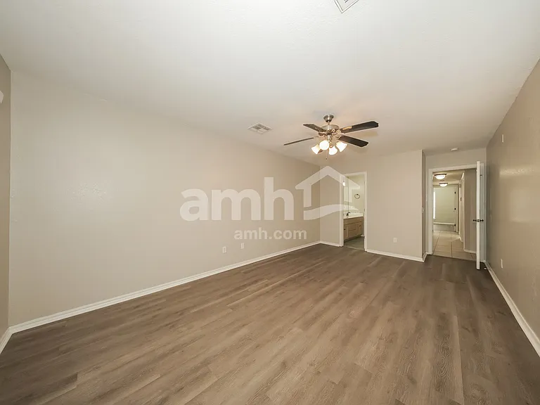 1424 SW 23rd St — Photo 9