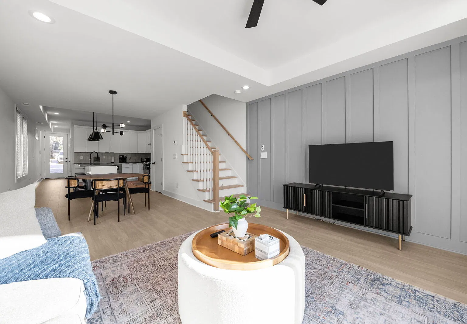 3 bed, 4.0 bath, 2040 sqft, $2,700 — Photo 4