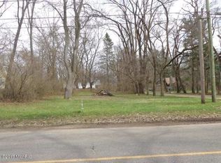 2445 S 3rd St, Niles, MI 49120