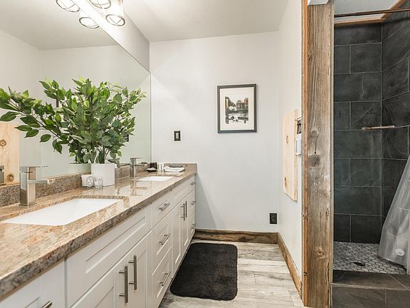2nd floor bathroom