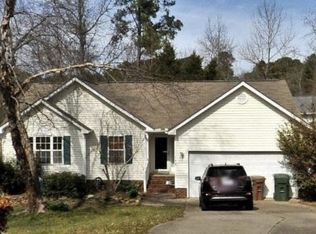 102 Grandtree Ct, Cary, NC 27519