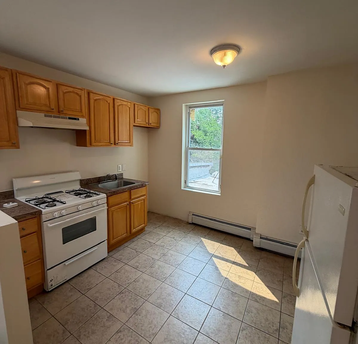2 bed, 650 sqft, $1,450 — Photo 1