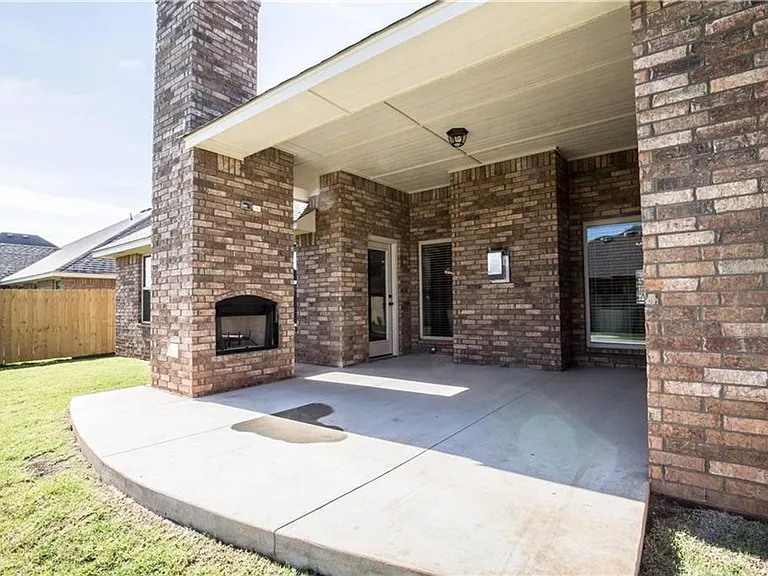 8701 SW 66th Pl — Photo 15