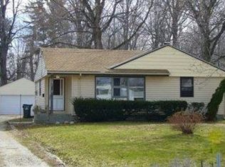 5797 Lake St, Mentor On The Lake, OH 44060