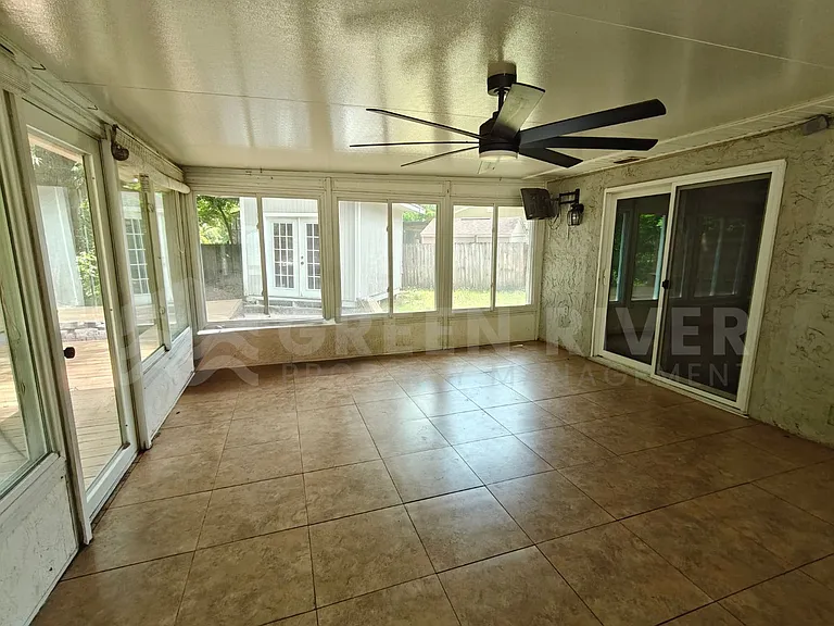 1549 Sonoma Ct — Photo 31