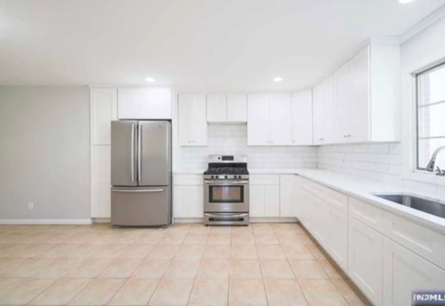 3 bed, 2000 sqft, $3,800 — Photo 4