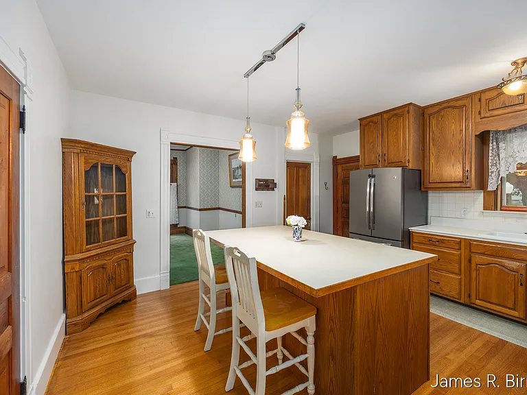 529 Avery St — Photo 9