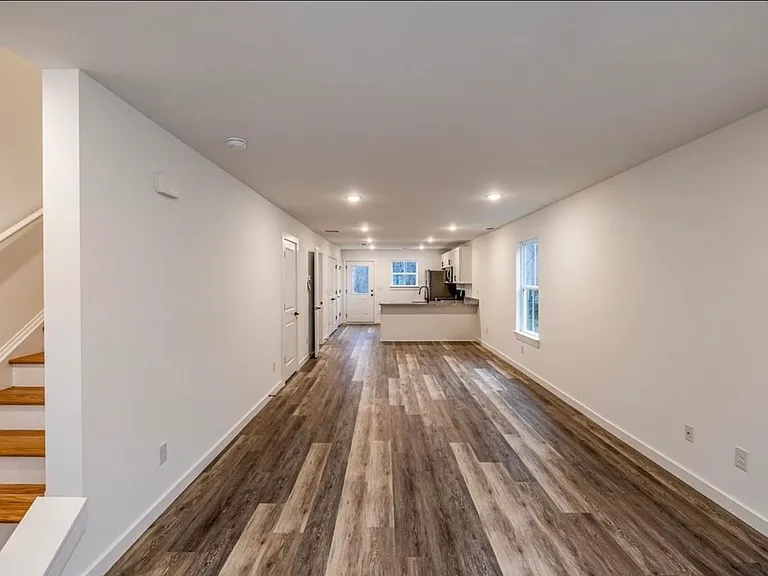 267 Vanderbilt Rd — Photo 3
