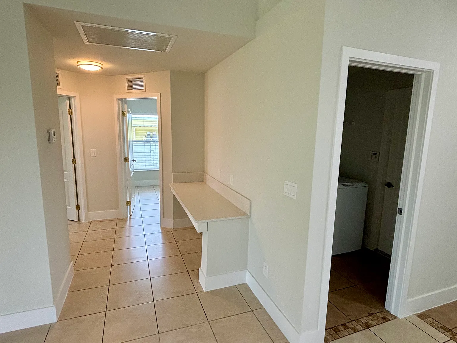 3 bed, 1400 sqft, $1,995 — Photo 1