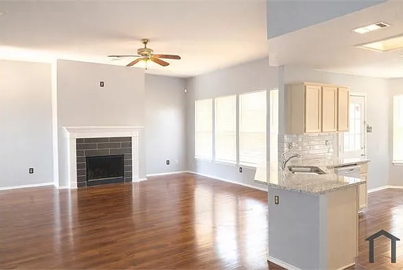2024 Austin Dr — Photo 3