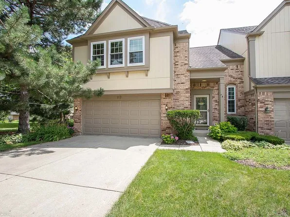 113 Versailles Ct, Bloomingdale, IL 60108