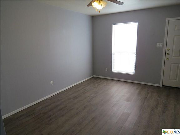 2nd image of 1105 Leslie Cir APT A