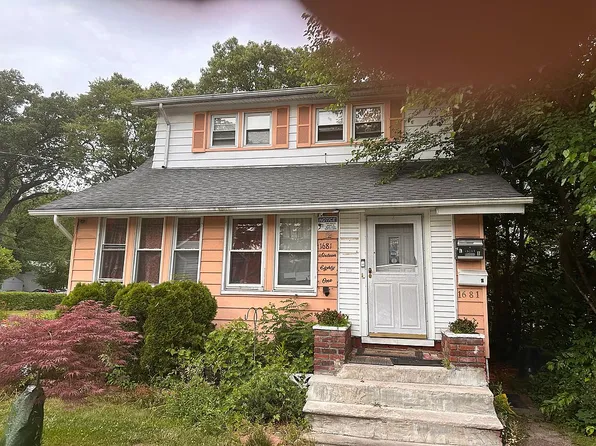 1681 Teaneck Rd, Teaneck, NJ 07666