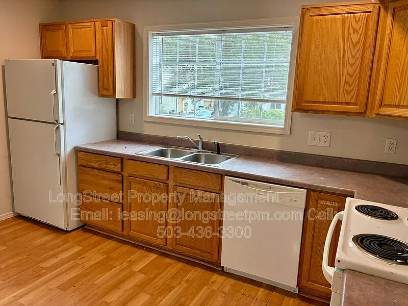 3 bed, 2.5 bath, 1768 sqft, $2,595 — Photo 4
