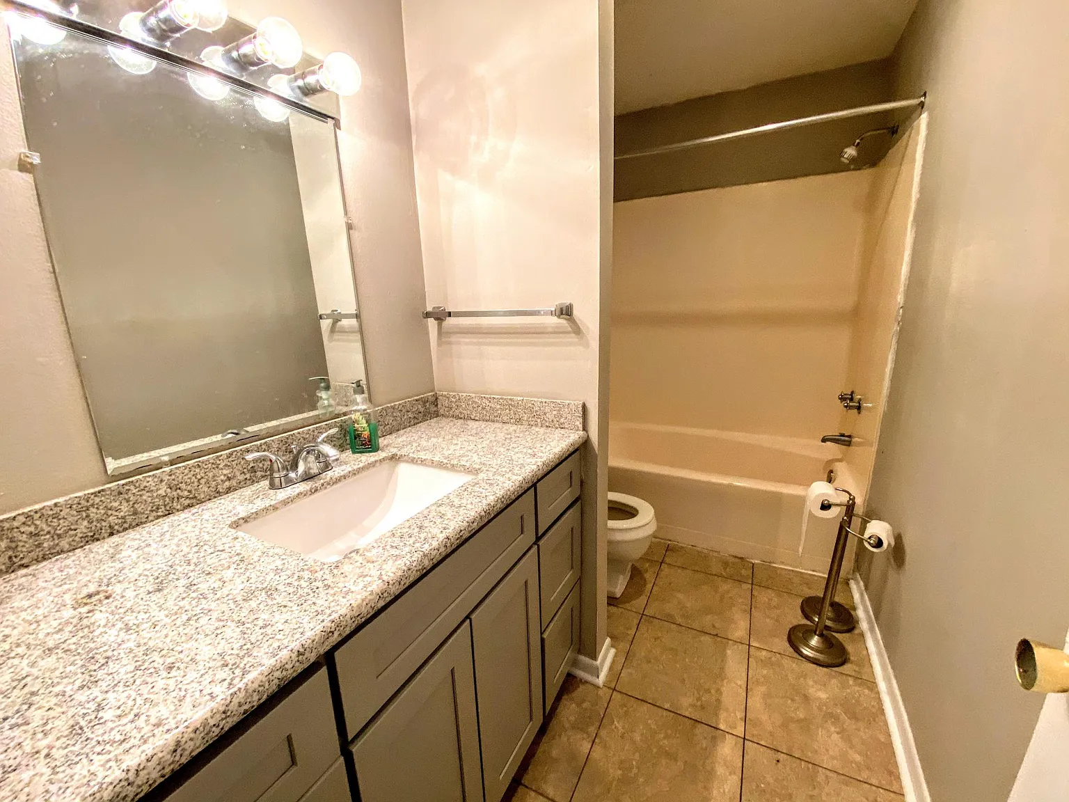 3809 Hudson St — Photo 4