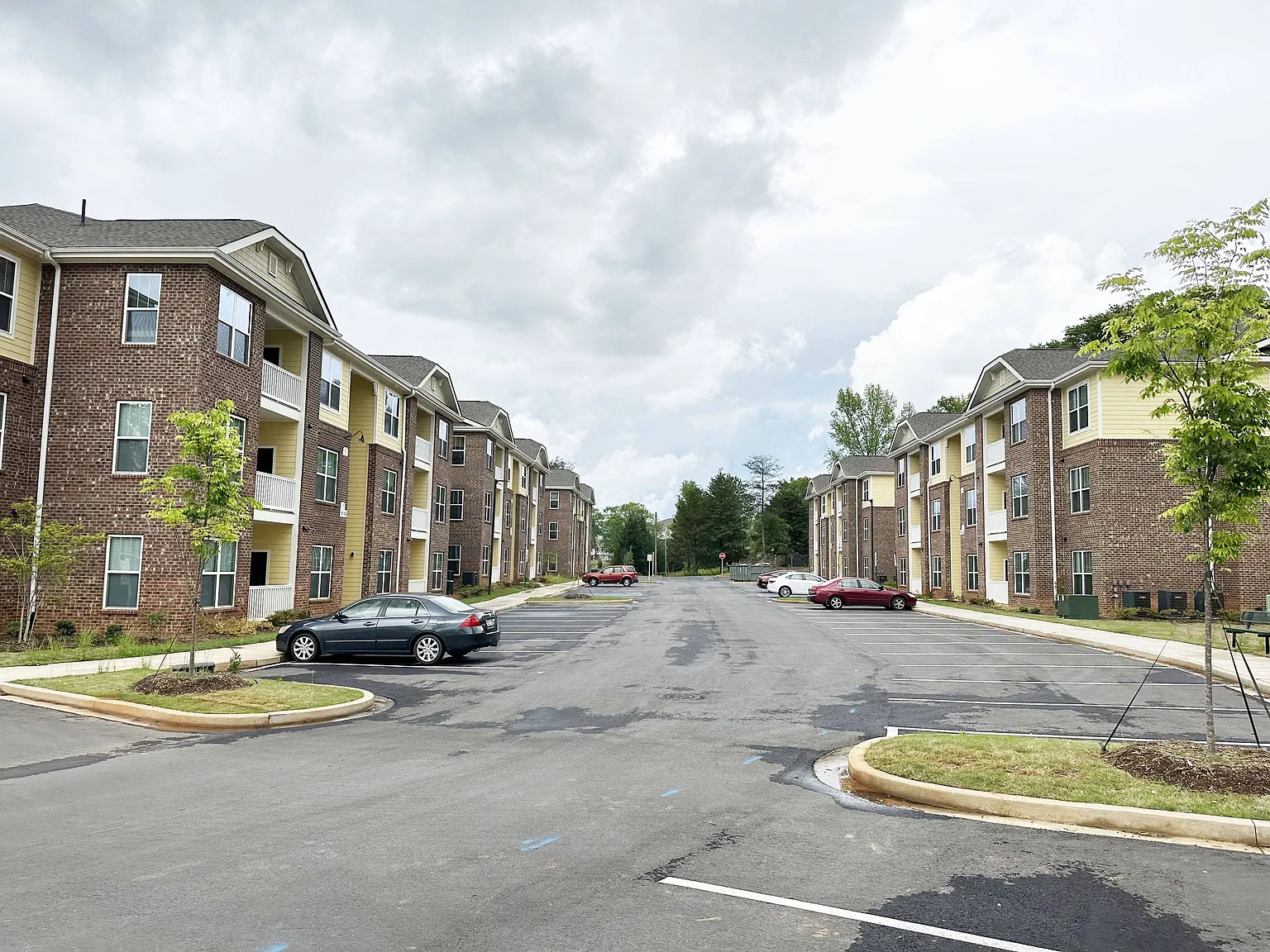 Creekside Village — Photo 4