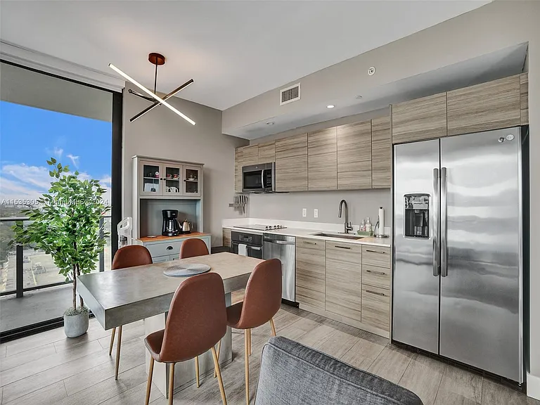 121 NE 34th St #1801 — Photo 33